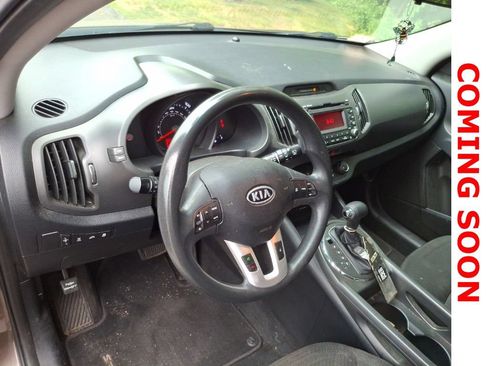 Used 2011 Kia Sportage LX w/ Convenience Pkg 2 AWD/4WD image 10