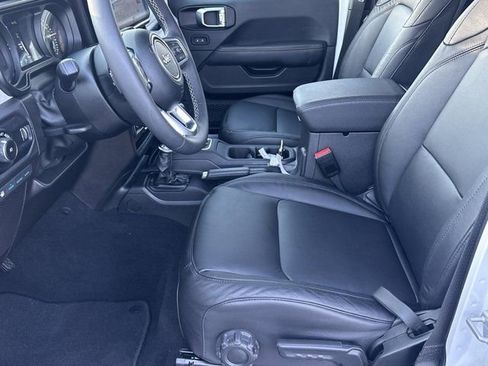 Certified 2025 Jeep Wrangler Unlimited Sahara w/ Safety Group image 8