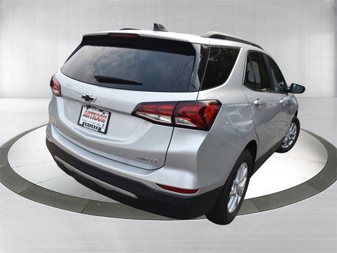 Used 2022 Chevrolet Equinox LT image 8