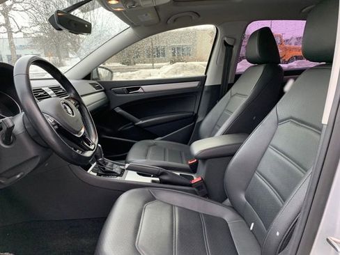 Used 2019 Volkswagen Passat 2.0T Wolfsburg w/ Wheels & Sunroof Package image 13