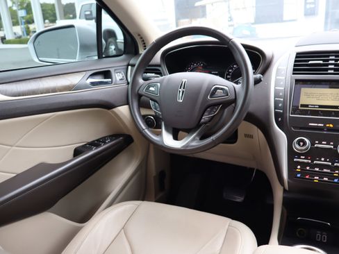Used 2018 Lincoln MKC Reserve FWD image 12