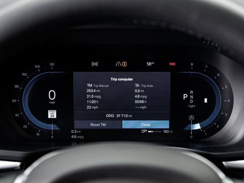 Used 2022 Volvo XC60 B5 Momentum w/ Advanced Package image 15