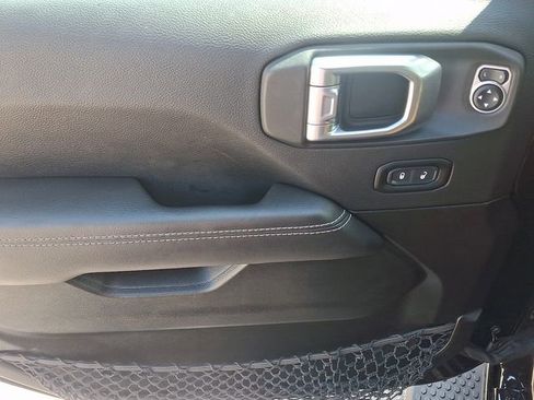 Used 2023 Jeep Wrangler Unlimited Sahara w/ Cold Weather Group image 12