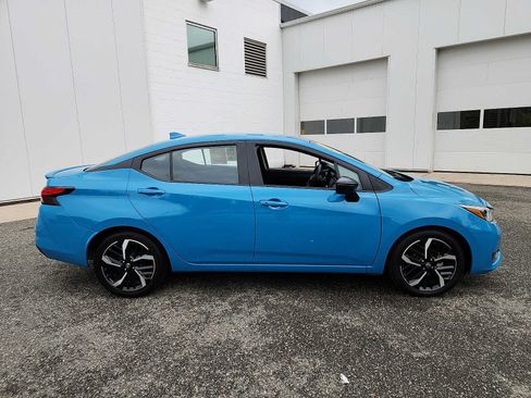 Used 2025 Nissan Versa SR FWD image 7