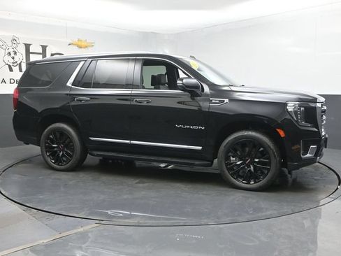 Used 2023 GMC Yukon SLT w/ SLT Premium Package AWD/4WD image 1