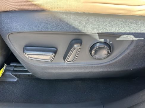 Used 2025 Toyota RAV4 XLE image 10