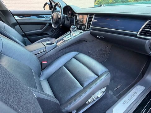 Used 2015 Porsche Panamera RWD image 13