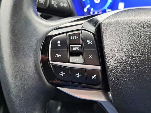 Certified 2023 Ford Explorer Platinum w/ Technology Package AWD/4WD image 14