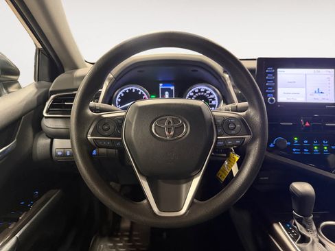 Used 2021 Toyota Camry LE FWD image 13