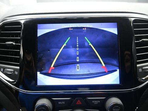 Used 2019 Jeep Grand Cherokee Altitude image 12