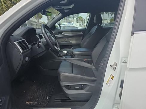 Used 2022 Volkswagen Atlas Cross Sport SE image 6