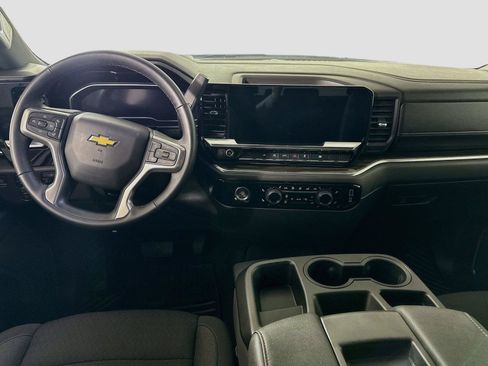 Used 2024 Chevrolet Silverado 1500 LT AWD/4WD image 2