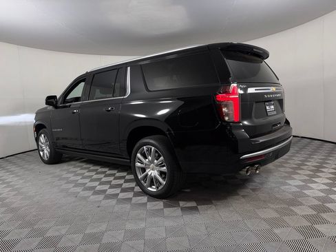Used 2024 Chevrolet Suburban High Country w/ Premium Package 2 RWD image 10