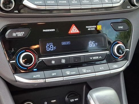 Used 2019 Hyundai Ioniq Plug-In Hybrid FWD image 16