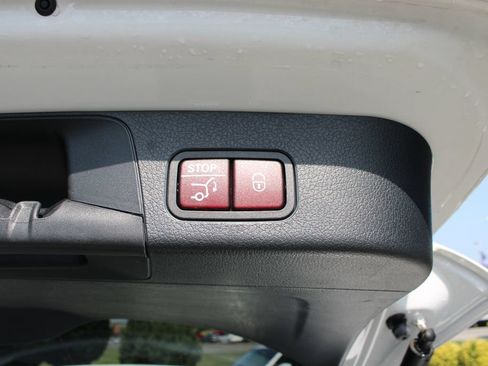 Used 2023 Mercedes-Benz GLB 250 4MATIC image 30