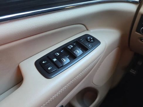 Used 2019 Jeep Grand Cherokee Limited w/ Luxury Group II image 24