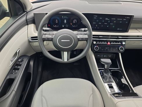 Certified 2025 Hyundai Tucson SEL FWD image 13