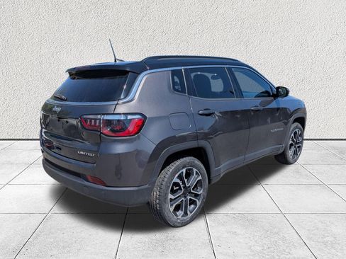 Used 2024 Jeep Compass Limited AWD/4WD image 3