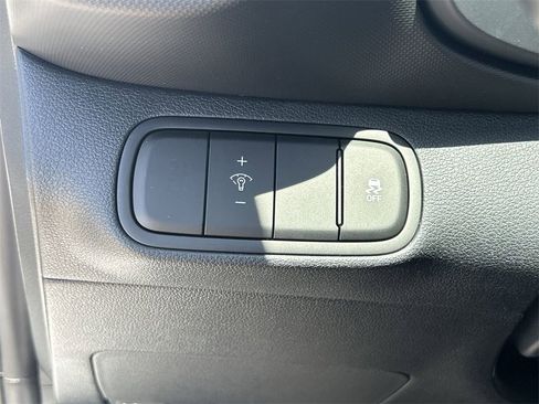 New 2025 Hyundai Venue Limited image 25