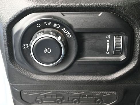 Used 2024 Jeep Wrangler Sport S image 33