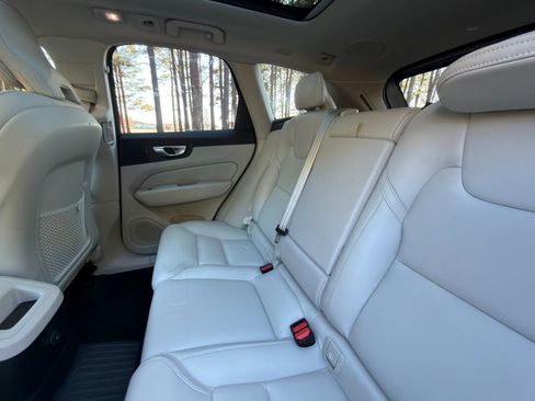 Used 2024 Volvo XC60 T8 Ultimate w/ Protection Package Premier image 14