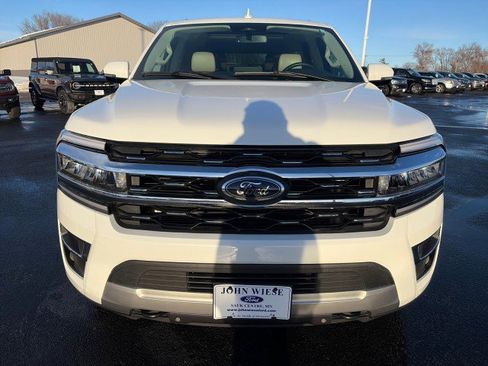 Used 2022 Ford Expedition Max Limited image 8