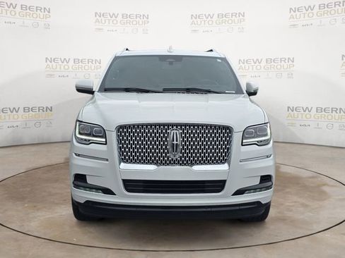 Used 2024 Lincoln Navigator Reserve AWD/4WD image 8