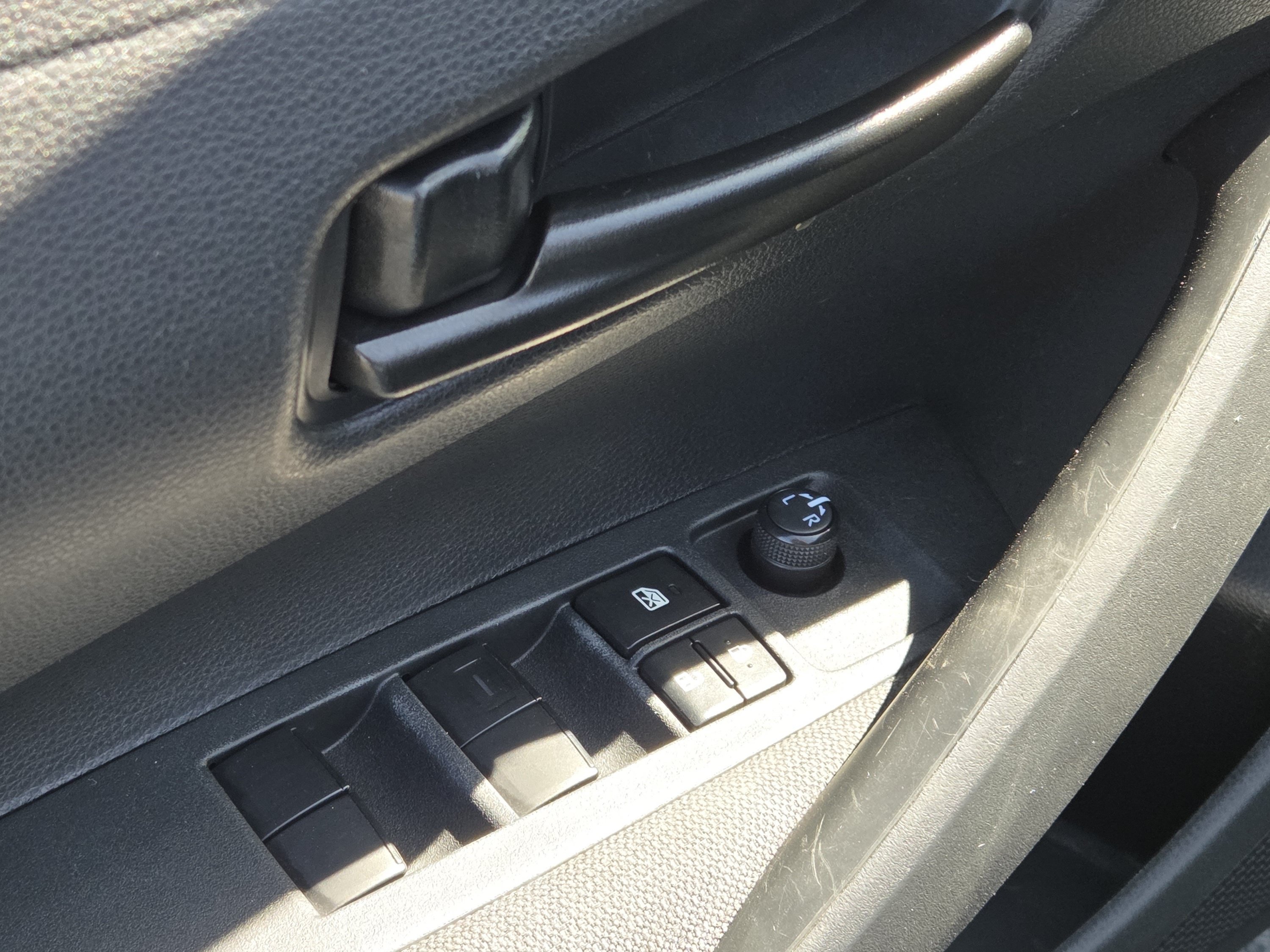 Used 2023 Toyota Corolla LE w/ Carpet Mat Package (TMS) FWD image 27