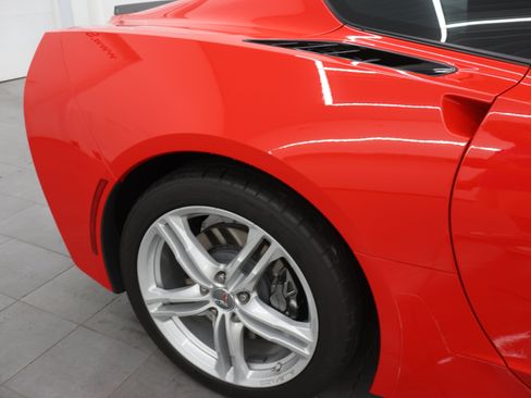 Used 2017 Chevrolet Corvette Stingray Coupe w/ 1LT RWD image 23