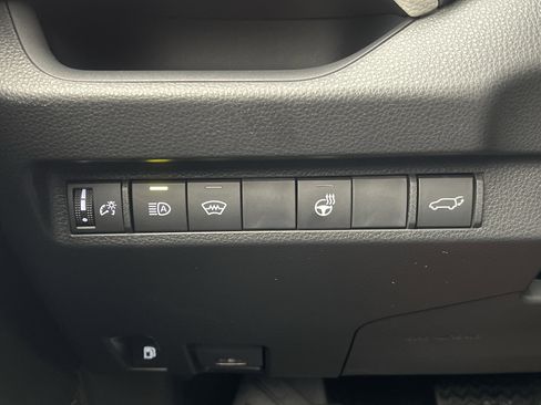 Used 2024 Toyota RAV4 XLE Premium image 20