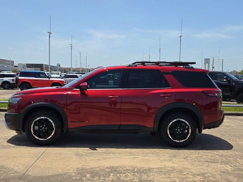 Used 2025 Nissan Pathfinder Rock Creek AWD/4WD image 9