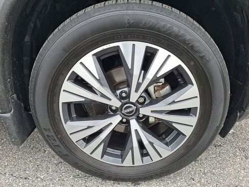 Used 2023 Nissan Rogue SV image 9