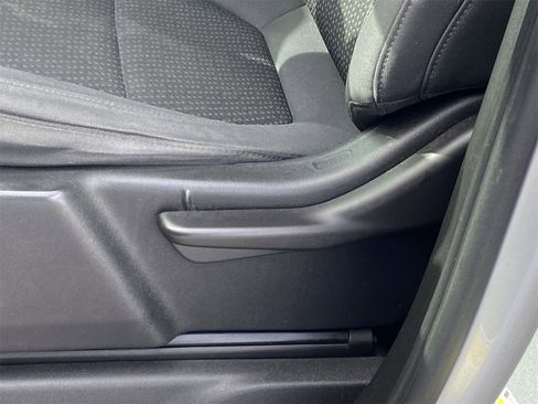 Used 2020 Chevrolet Silverado 1500 Custom w/ Custom Value Package image 15