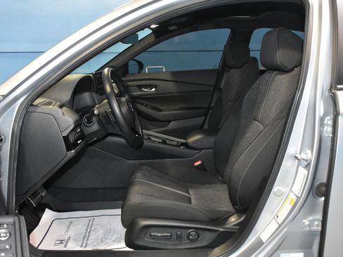 Used 2025 Honda Accord Sport image 6