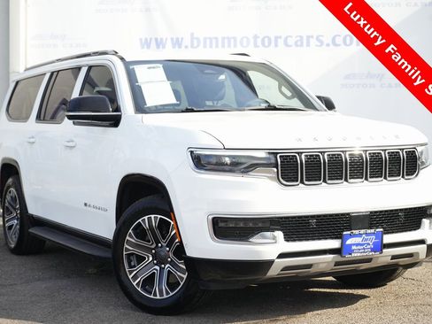 Used 2023 Jeep Wagoneer L Series II image 1