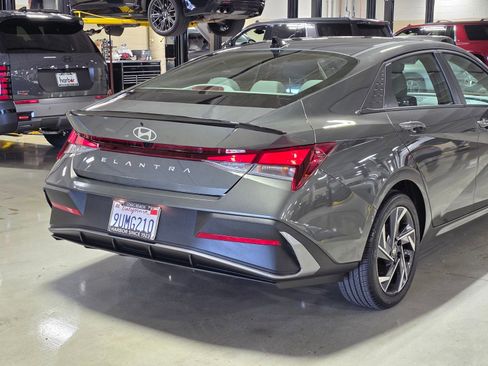 Certified 2025 Hyundai Elantra Sport FWD image 11