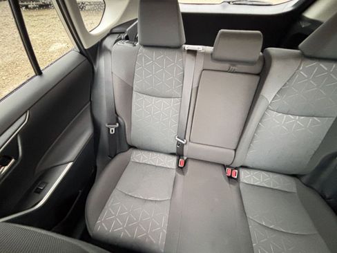 Used 2025 Toyota RAV4 XLE image 39