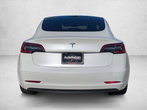 Used 2019 Tesla Model 3 Mid Range image 7