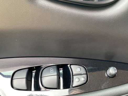 Used 2018 Nissan Leaf SL w/ SL Technology Package image 24