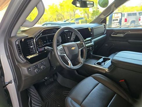 Certified 2025 Chevrolet Silverado 2500 LTZ w/ LTZ Convenience Package image 11