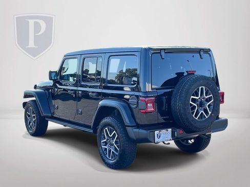 New 2025 Jeep Wrangler Unlimited Sahara w/ Technology Group AWD/4WD image 6