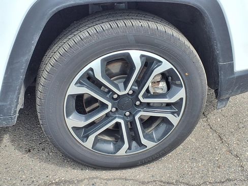 Certified 2024 Jeep Compass Limited AWD/4WD image 9