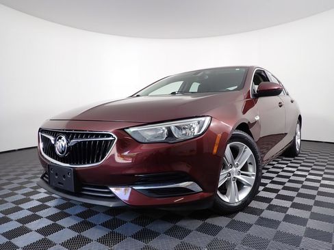 Used 2018 Buick Regal Preferred w/ Sights and Sounds Package FWD image 2