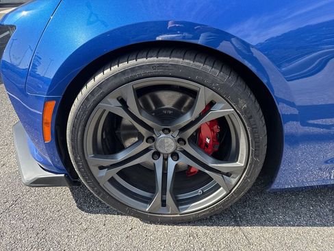 Used 2018 Chevrolet Camaro SS RWD image 11