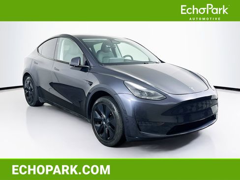 Used 2025 Tesla Model Y Long Range image 1