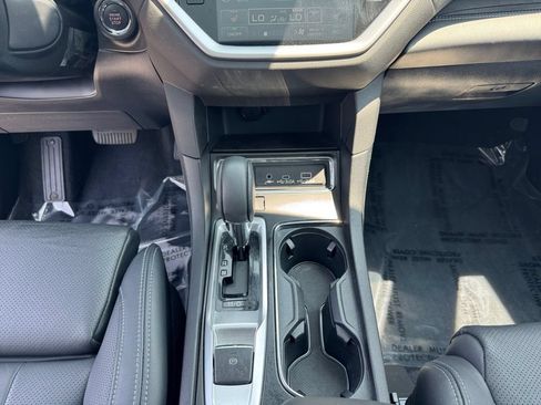 Used 2023 Subaru Ascent Limited w/ Technology Package AWD/4WD image 11