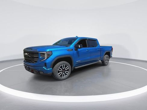 Used 2024 GMC Sierra 1500 AT4 w/ Technology Package AWD/4WD image 5