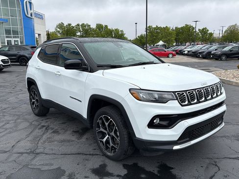 Used 2025 Jeep Compass Limited AWD/4WD image 4