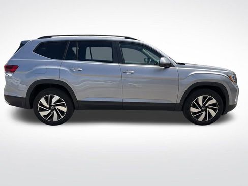 Used 2024 Volkswagen Atlas SE image 4