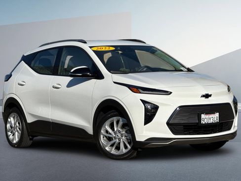 Used 2022 Chevrolet Bolt EUV LT image 2